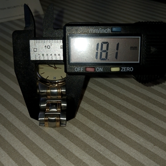 Vintage GUCCI Mens Stainless Wrist Watch in Original Box with Purchace Receipt - Picture 15 of 16